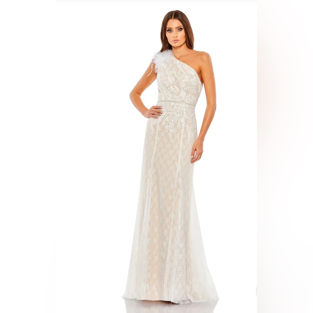 Mac Duggal LACE EMBELLISHED FEATHERED ONE SHOULDER GOWN
